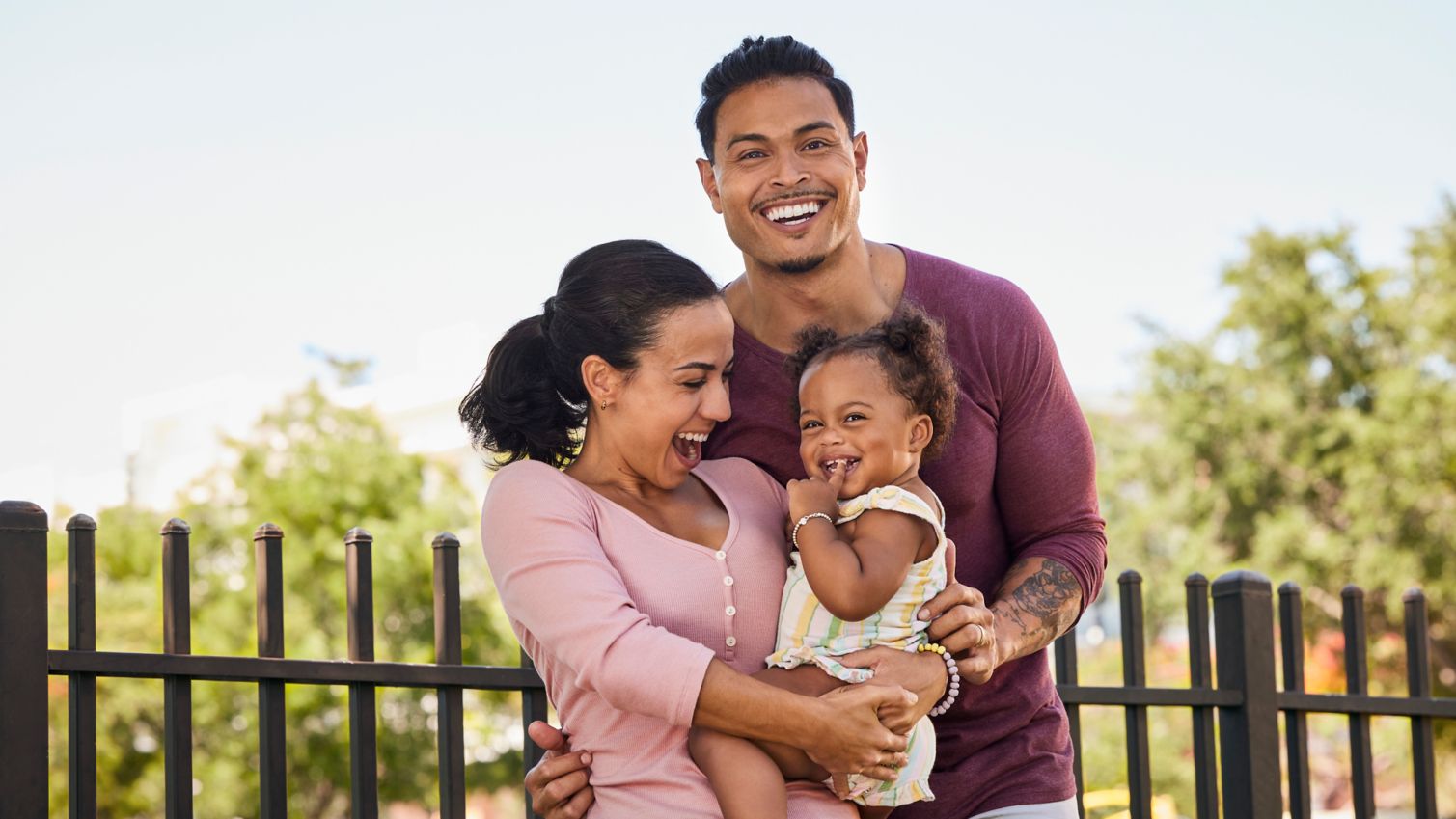 Retrato de familia sonriendo​​ 
