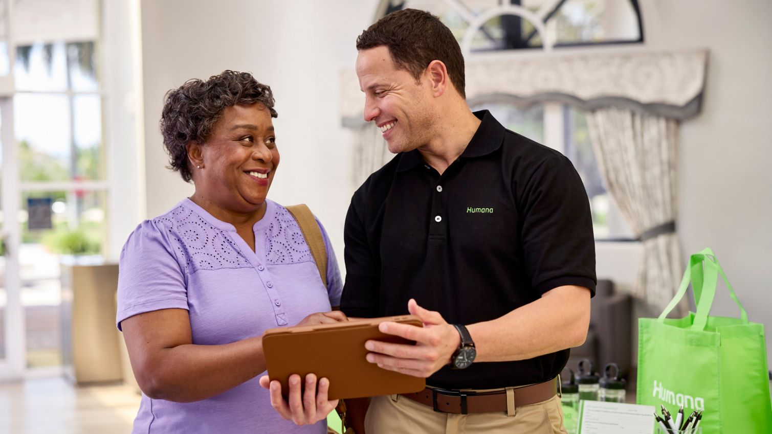 A Humana associate chats with a member.