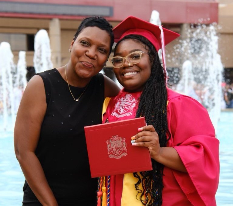 Humana employee Yvonne Leach with her daughter Asia Leach, incoming University of Cincinnati freshman and one of 80 new scholarship recipients from the Humana Foundation